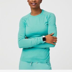 Small Fresh Aqua Figs Salta Underscrub top